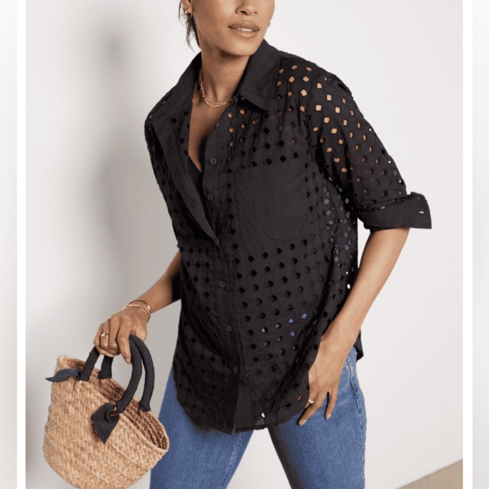 Evereve Black Diamond Eyelet Cutout Button Down Blouse Medium
